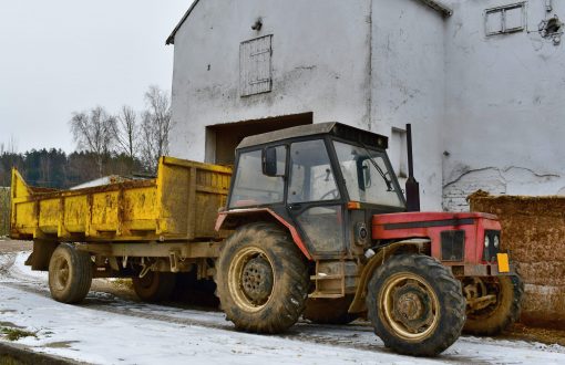 Old,Tractor,With,A,Trailer,For,Manure,Collection,,South,Bohemia,